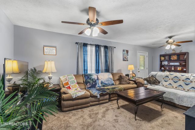 925 Oak Grove Rd, Madisonville, TN 37354