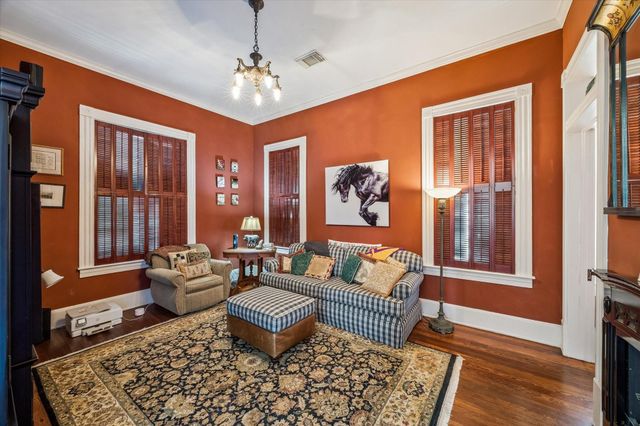 2102 Avenue P, Galveston, TX 77550