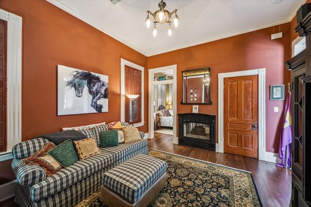 2102 Avenue P, Galveston, TX 77550