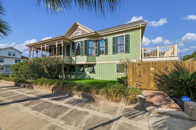 2102 Avenue P, Galveston, TX 77550