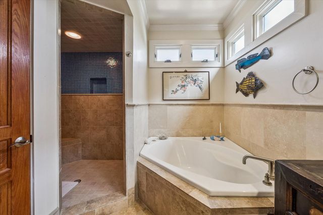 2102 Avenue P, Galveston, TX 77550
