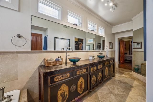 2102 Avenue P, Galveston, TX 77550