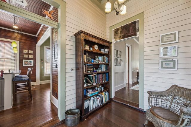 2102 Avenue P, Galveston, TX 77550