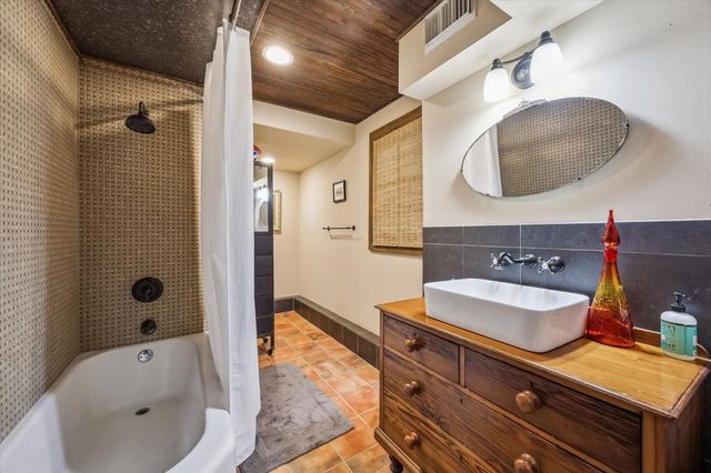 2102 Avenue P, Galveston, TX 77550