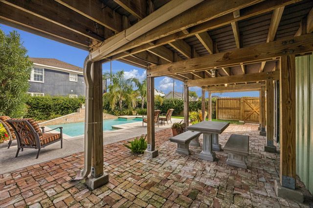 2102 Avenue P, Galveston, TX 77550
