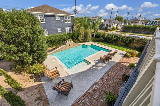 2102 Avenue P, Galveston, TX 77550