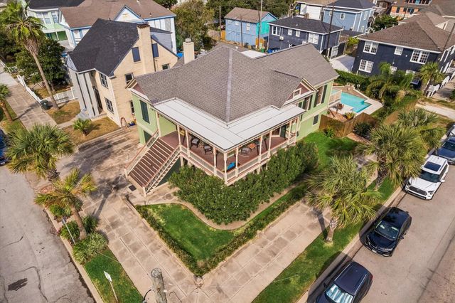 2102 Avenue P, Galveston, TX 77550