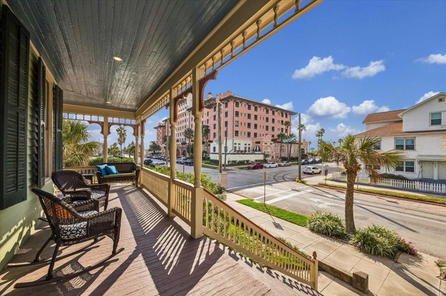 2102 Avenue P, Galveston, TX 77550