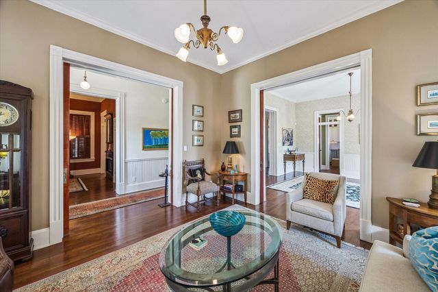 2102 Avenue P, Galveston, TX 77550