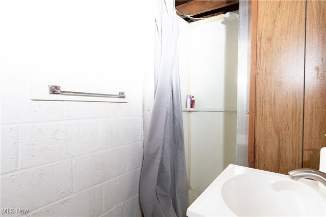 3303 Ingleside Drive, Parma, OH 44134