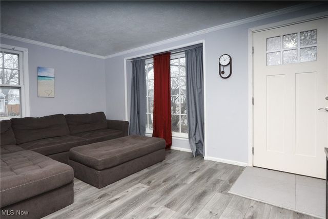 3303 Ingleside Drive, Parma, OH 44134