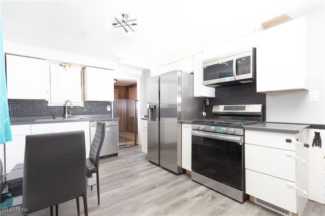 3303 Ingleside Drive, Parma, OH 44134