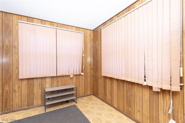 3303 Ingleside Drive, Parma, OH 44134