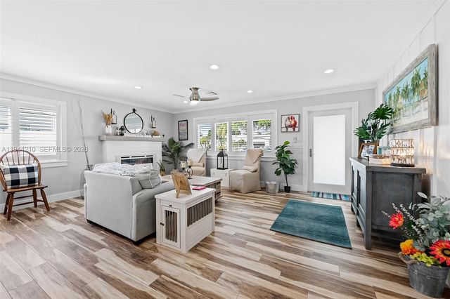 406 SE 4th Ter, Dania Beach, FL 33004