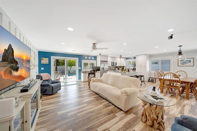 406 SE 4th Ter, Dania Beach, FL 33004