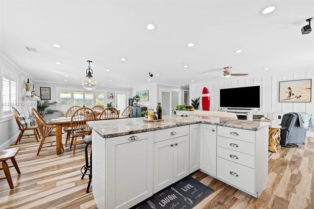 406 SE 4th Ter, Dania Beach, FL 33004