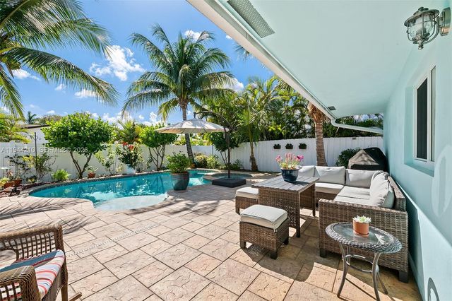 406 SE 4th Ter, Dania Beach, FL 33004