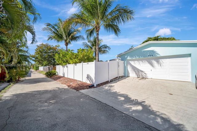 406 SE 4th Ter, Dania Beach, FL 33004
