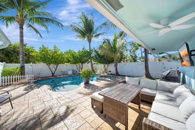 406 SE 4th Ter, Dania Beach, FL 33004