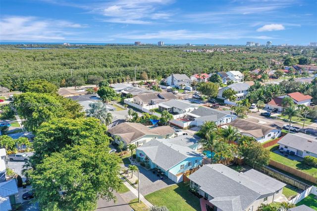 406 SE 4th Ter, Dania Beach, FL 33004