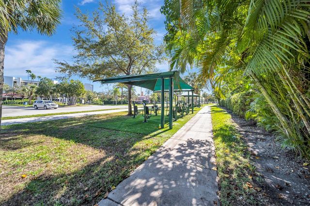 406 SE 4th Ter, Dania Beach, FL 33004