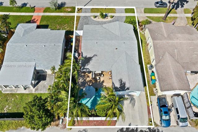 406 SE 4th Ter, Dania Beach, FL 33004