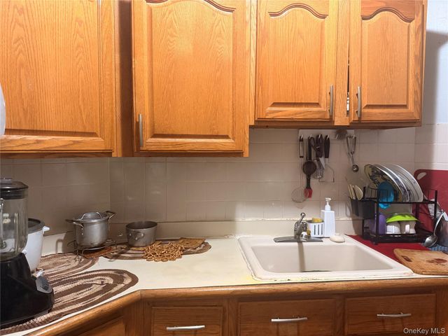 9 Metropolitan Oval 7G, Bronx, NY 10462