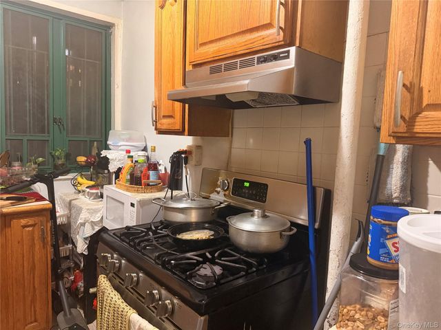 9 Metropolitan Oval 7G, Bronx, NY 10462
