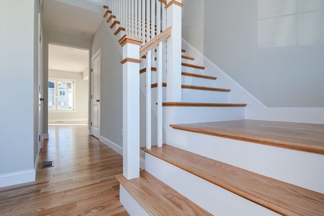 76 Pouts Ln 76, Uxbridge, MA 01569