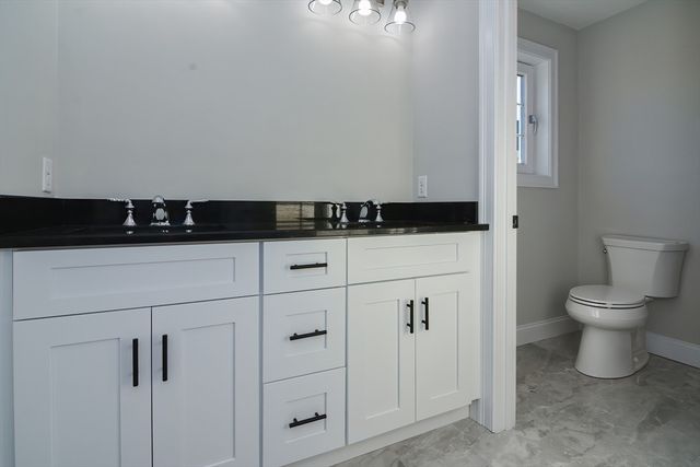 76 Pouts Ln 76, Uxbridge, MA 01569