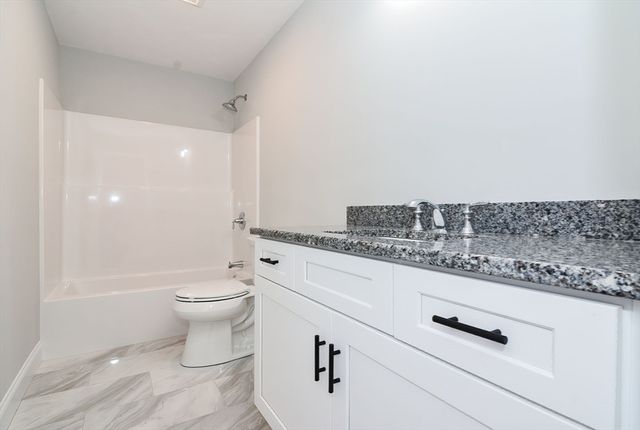 76 Pouts Ln 76, Uxbridge, MA 01569