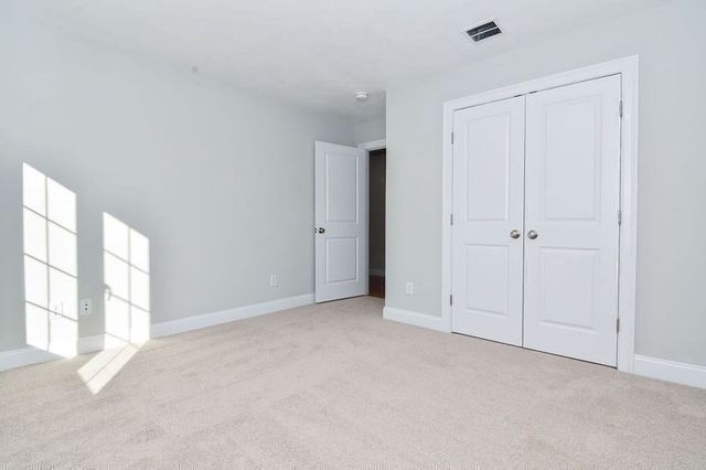 76 Pouts Ln 76, Uxbridge, MA 01569