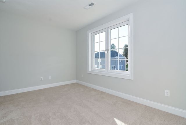 76 Pouts Ln 76, Uxbridge, MA 01569