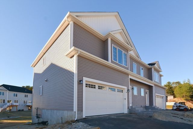 76 Pouts Ln 76, Uxbridge, MA 01569