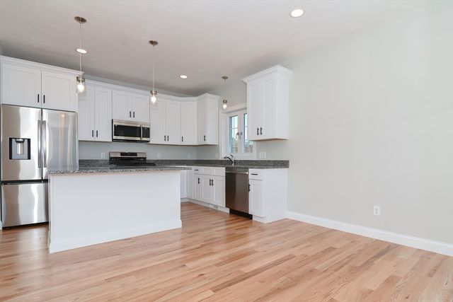 76 Pouts Ln 76, Uxbridge, MA 01569