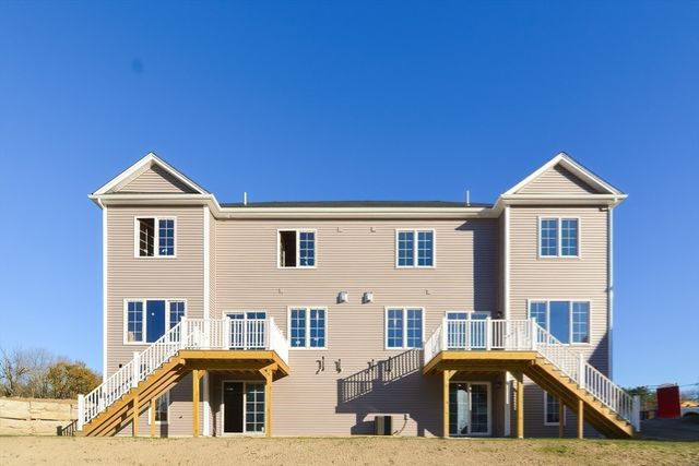 76 Pouts Ln 76, Uxbridge, MA 01569