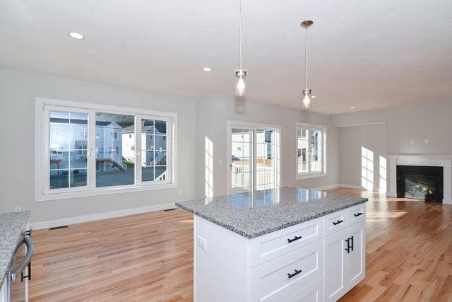 76 Pouts Ln 76, Uxbridge, MA 01569