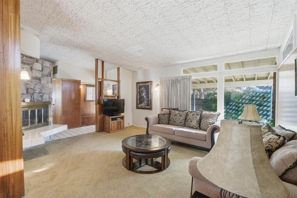 Image 16 of property listing at 5208 Greenbrier Avenue, Bakersfield, CA 93306