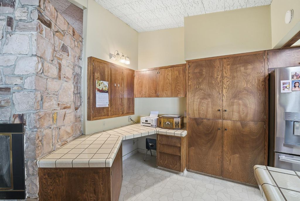 Image 23 of property listing at 5208 Greenbrier Avenue, Bakersfield, CA 93306