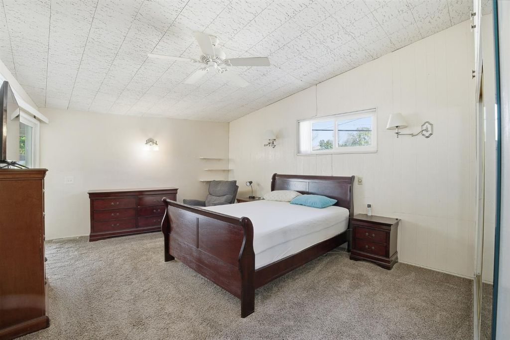 Image 40 of property listing at 5208 Greenbrier Avenue, Bakersfield, CA 93306