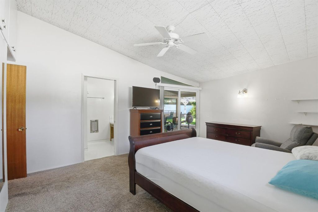 Image 42 of property listing at 5208 Greenbrier Avenue, Bakersfield, CA 93306