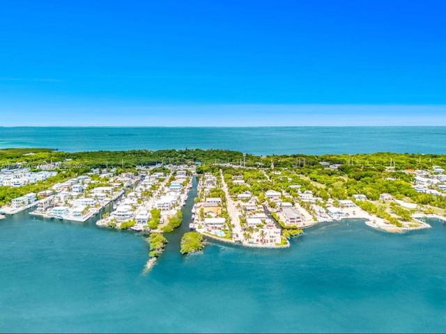 1032 Snapper Ln, Key Largo, FL 33037