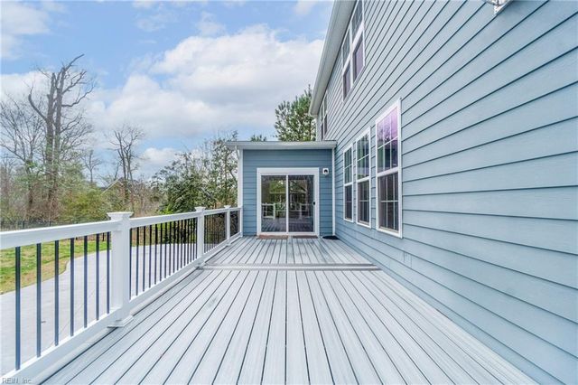 126 Torrington CIR, Suffolk, VA 23436