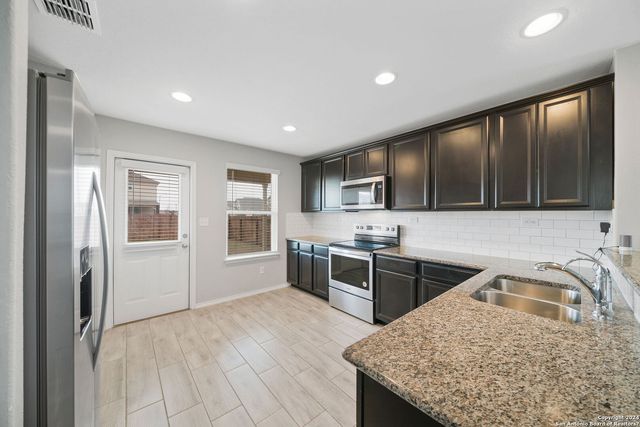 12042 SILVER LGT, San Antonio, TX 78254