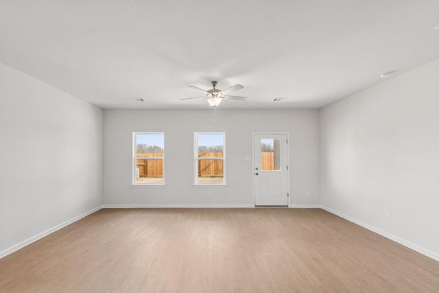 649 Woodhaven Lakes Drive, La Marque, TX 77568