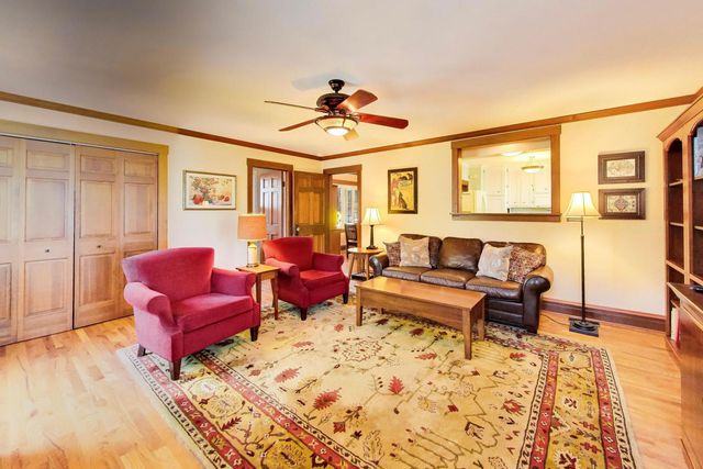 203 N Haddow Avenue, Arlington Heights, IL 60004