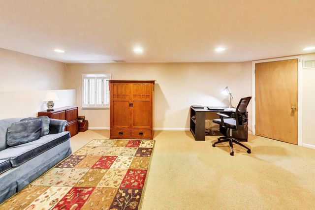 203 N Haddow Avenue, Arlington Heights, IL 60004