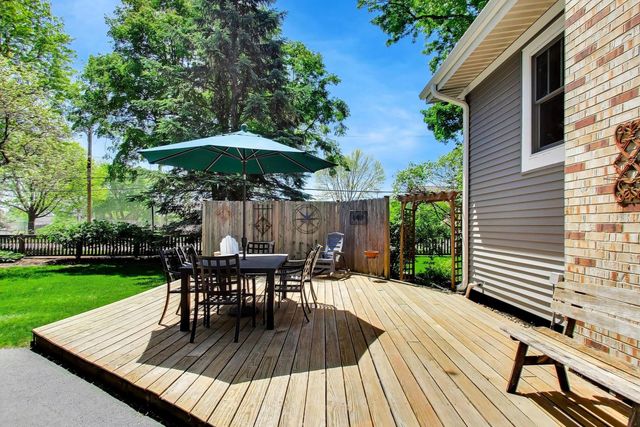 203 N Haddow Avenue, Arlington Heights, IL 60004
