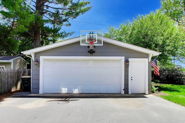203 N Haddow Avenue, Arlington Heights, IL 60004