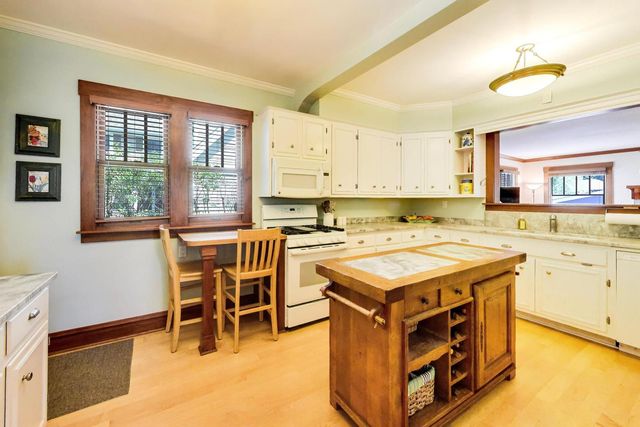 203 N Haddow Avenue, Arlington Heights, IL 60004